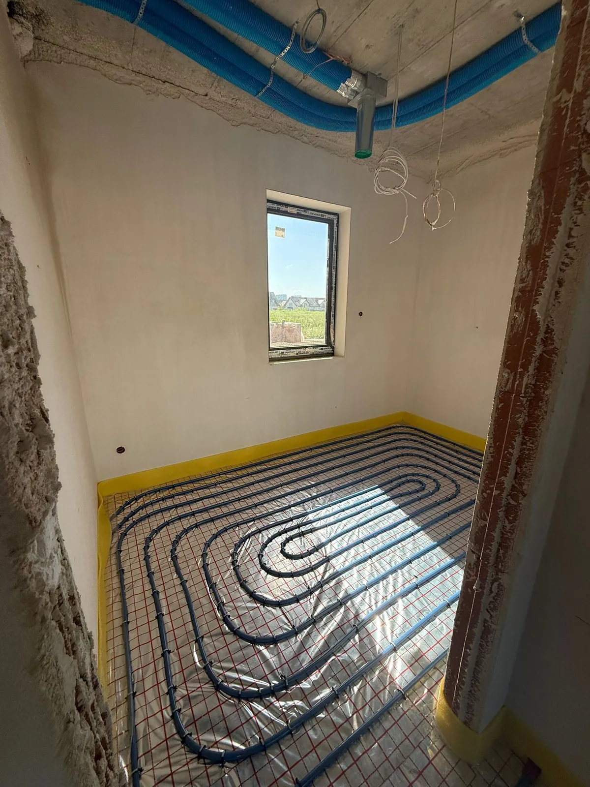 Instalacje wewnętrzne w domu jednorodzinnym - rekuperacja i rozprowadzenie kanałów, realizacja CoreLTB Zabrze